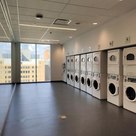 Toronto Metropolitan University-Daphne Cockwell Complex Residence ภายนอก รูปภาพ
