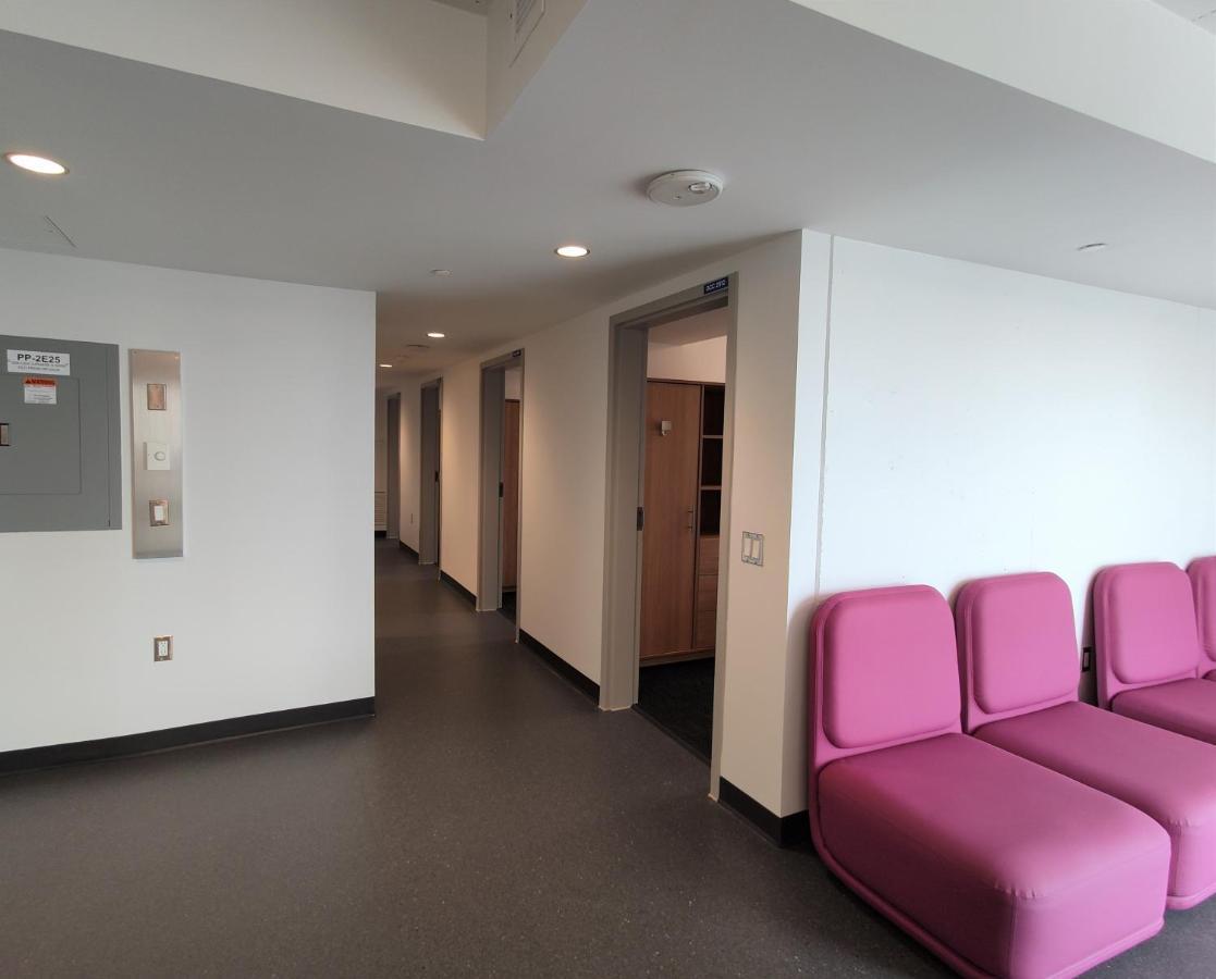 Toronto Metropolitan University-Daphne Cockwell Complex Residence ภายนอก รูปภาพ