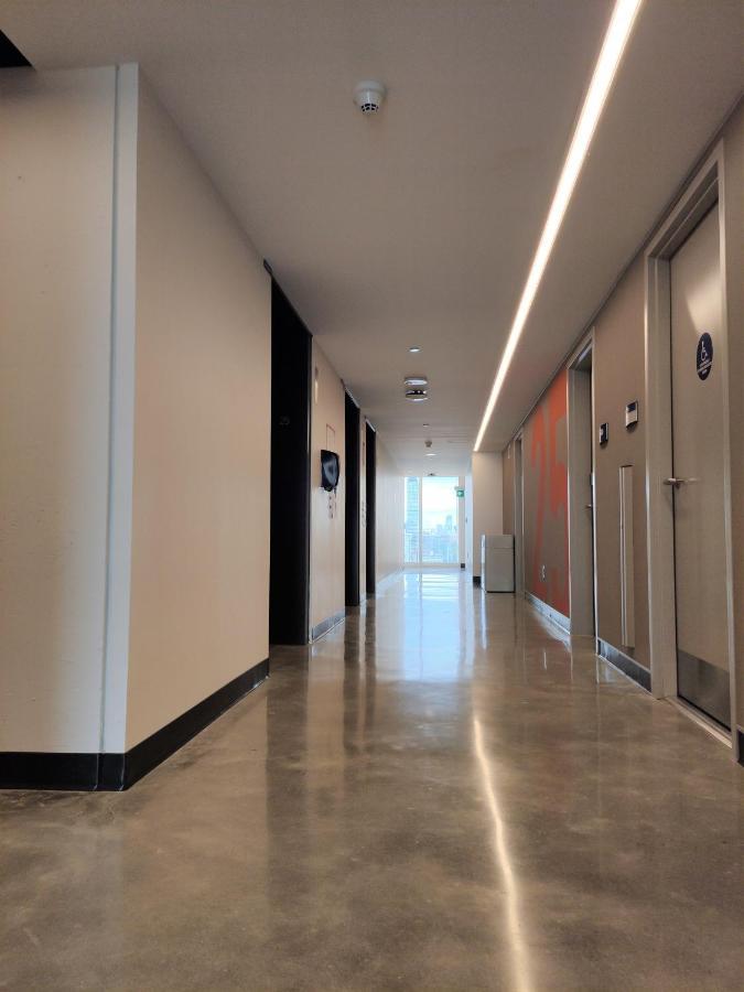 Toronto Metropolitan University-Daphne Cockwell Complex Residence ภายนอก รูปภาพ