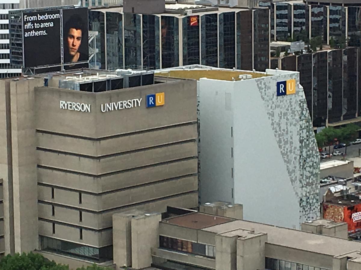 Toronto Metropolitan University-Daphne Cockwell Complex Residence ภายนอก รูปภาพ