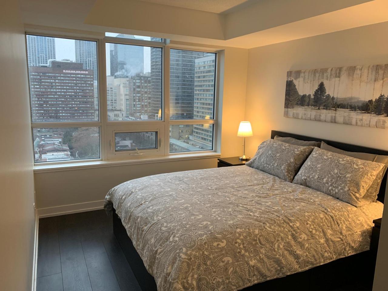 Toronto Metropolitan University-Daphne Cockwell Complex Residence ภายนอก รูปภาพ