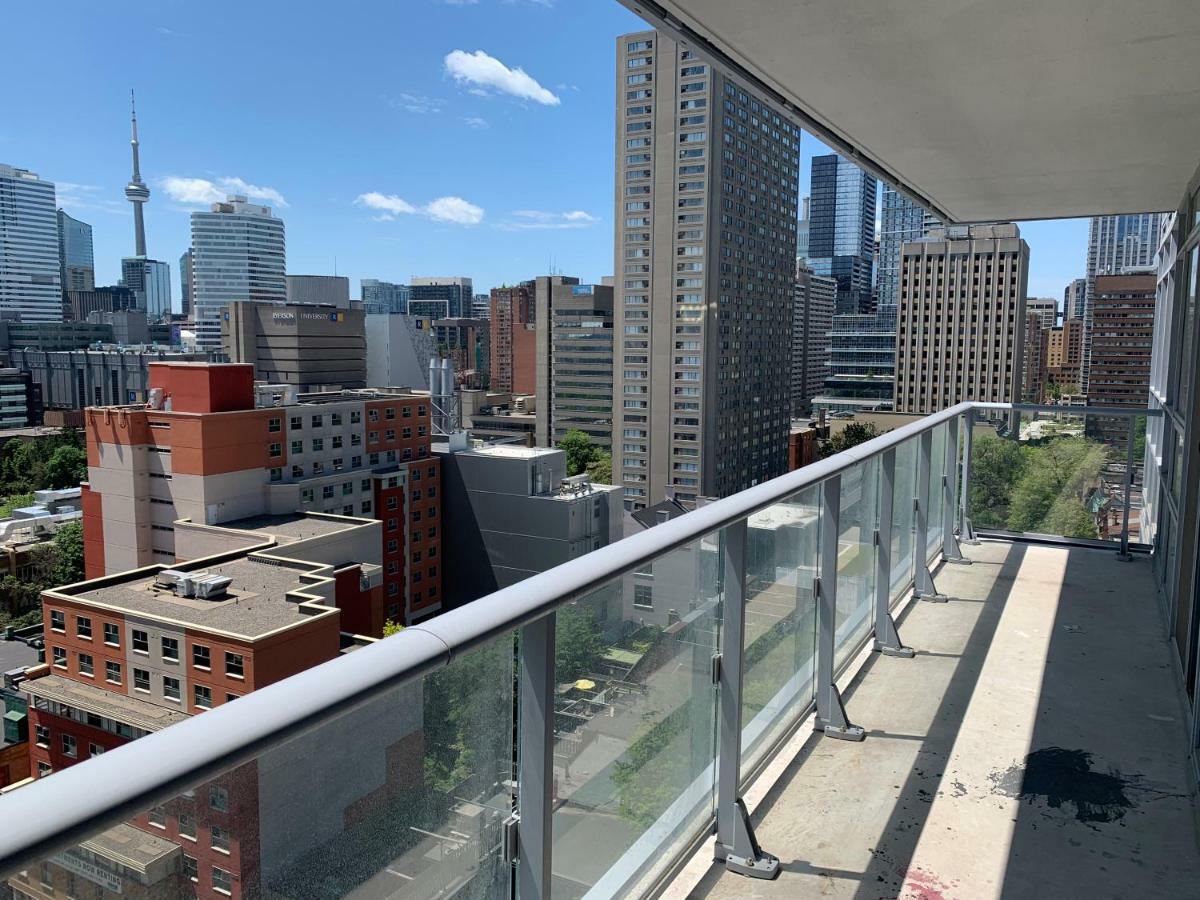 Toronto Metropolitan University-Daphne Cockwell Complex Residence ภายนอก รูปภาพ