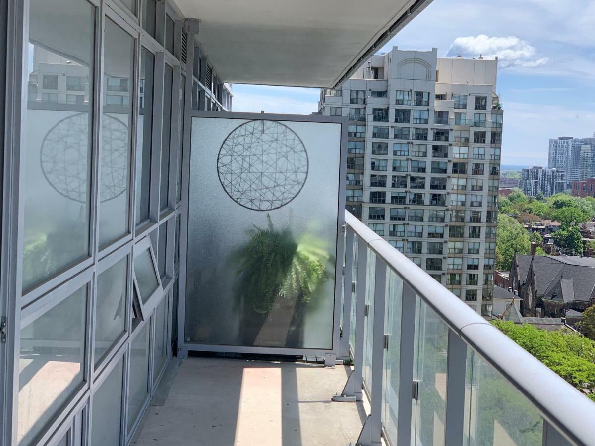 Toronto Metropolitan University-Daphne Cockwell Complex Residence ภายนอก รูปภาพ